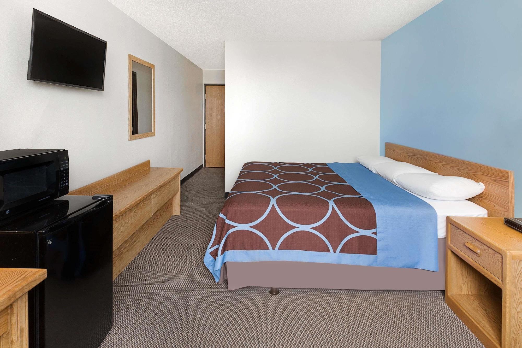Super 8 By Wyndham Clinton Exterior foto
