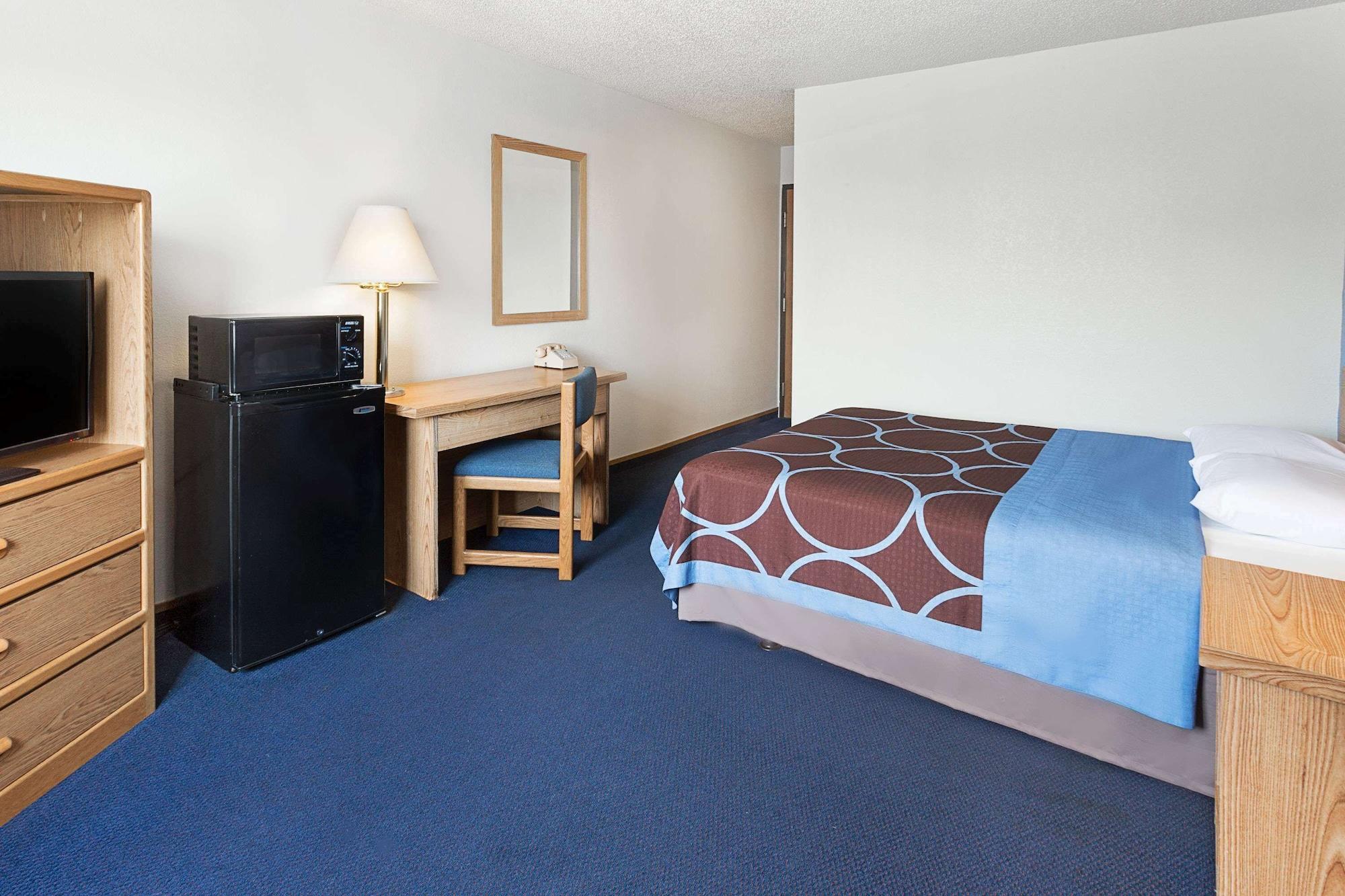 Super 8 By Wyndham Clinton Exterior foto