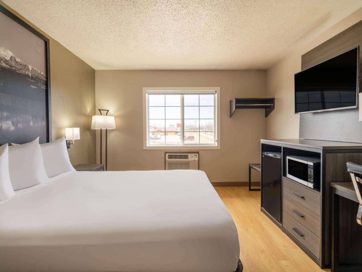 Super 8 By Wyndham Clinton Exterior foto