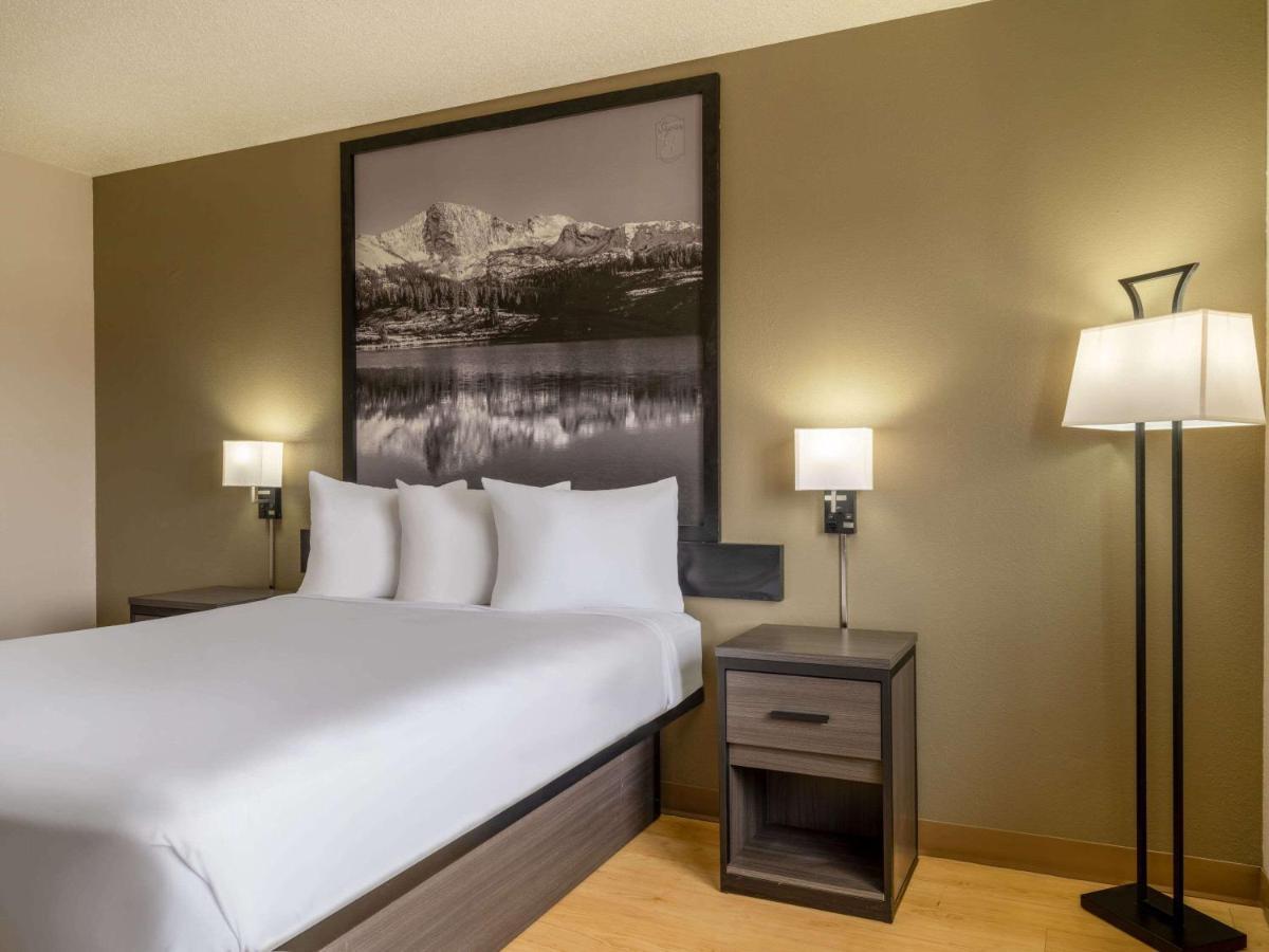 Super 8 By Wyndham Clinton Exterior foto