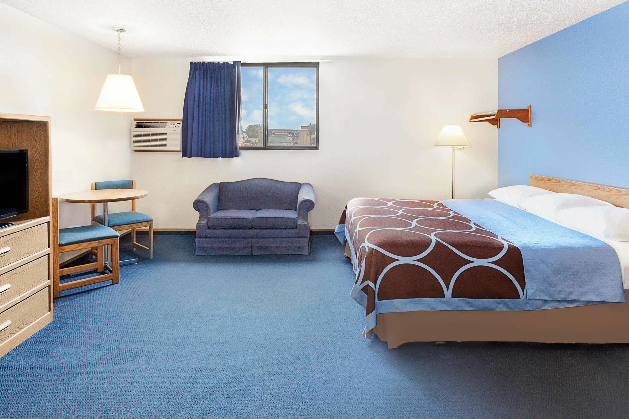 Super 8 By Wyndham Clinton Exterior foto